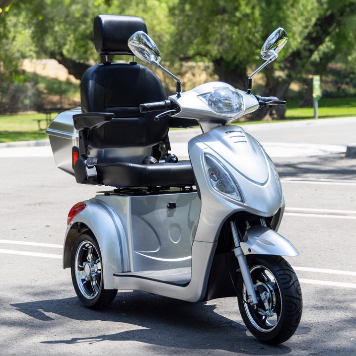 Ostrina 3-Wheel Mobility Scooter for Seniors–500 lb Capacity,800W Motor,31-Mile Long Range,15 MPH Top Speed,Premium Comfort Seat,Rear Trunk,No Assembly(Silver)